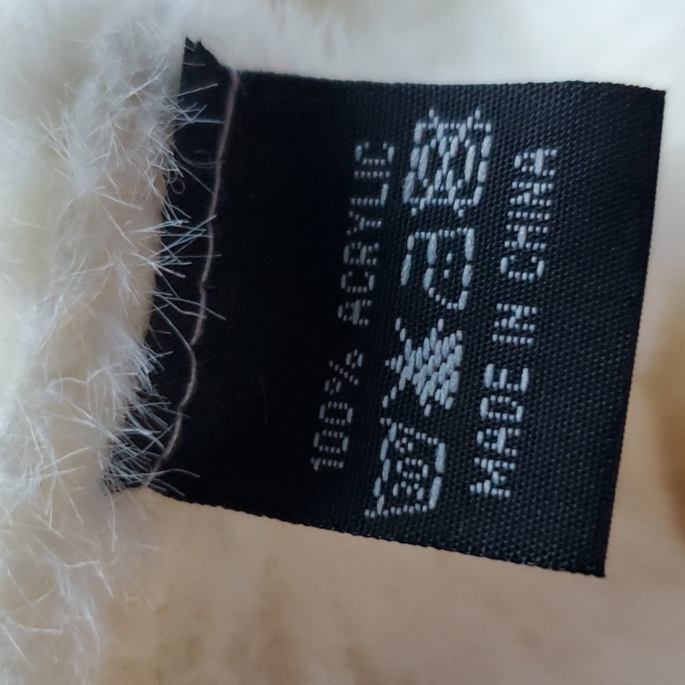 Robin Ruth Beanie - Picture 5 of 9